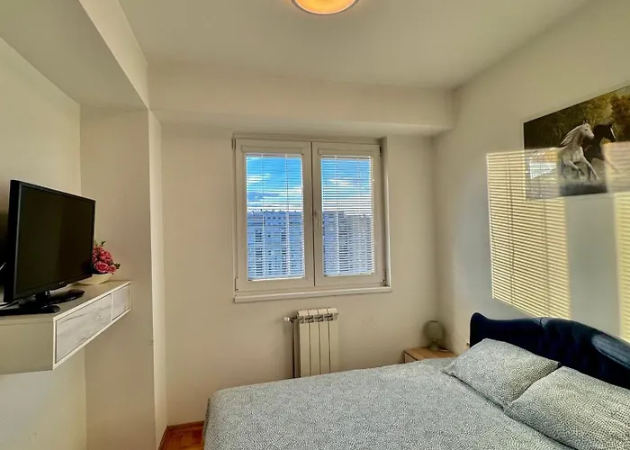 Modern & Stylish Apartment *